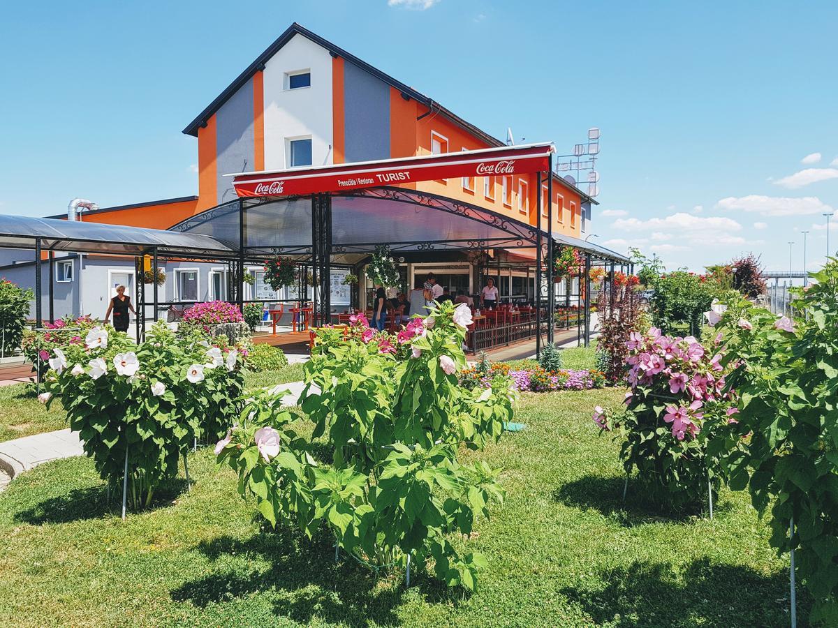 Bed And Breakfast Turist Staro Petrovo Selo Extérieur photo
